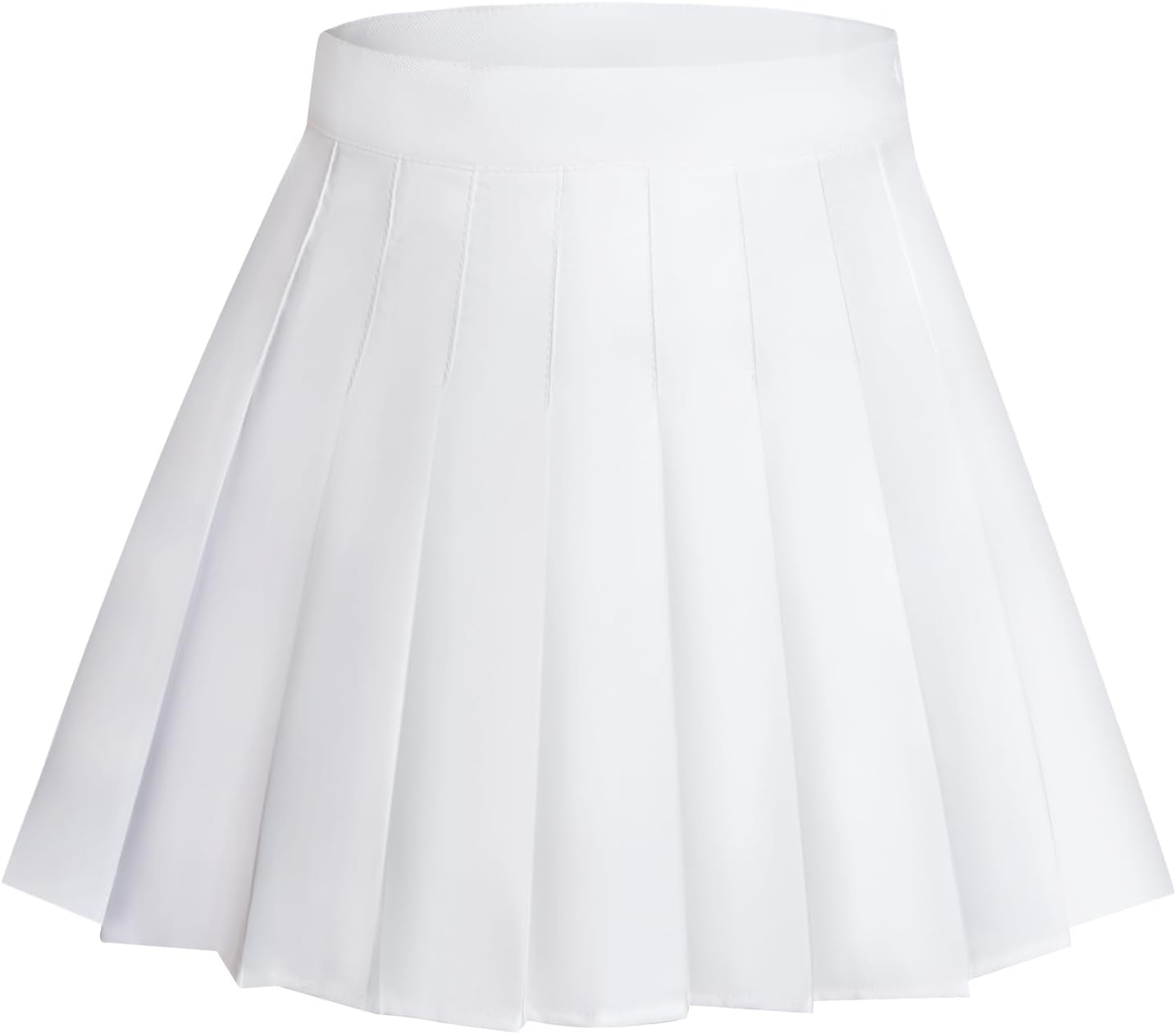 Model wearing the pleated skirt on a tennis court